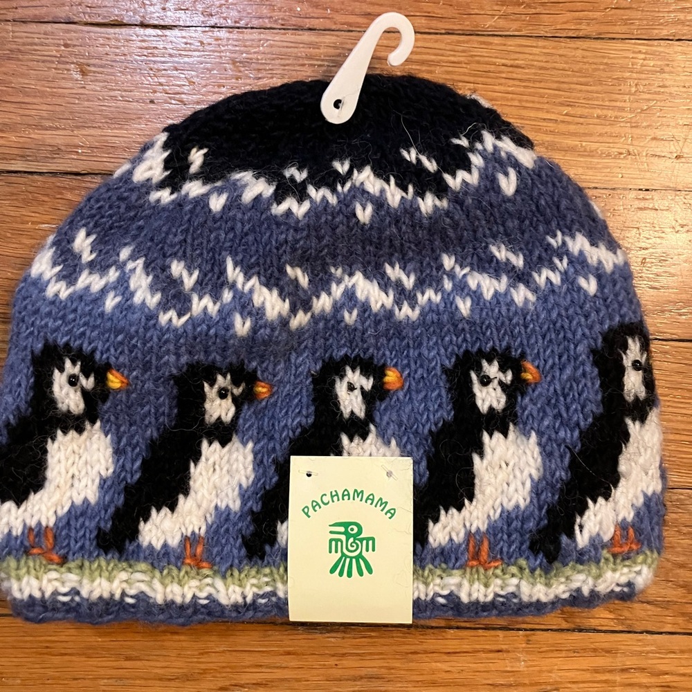 Icelandic Puffin hat NWT never worn